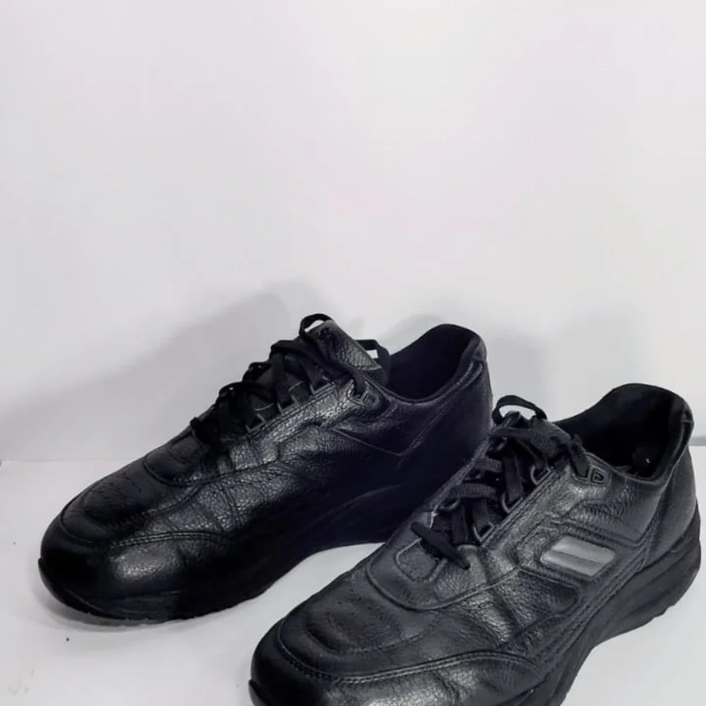 SAS. Men's Black Leather Shoes size 14 pre owned good condition